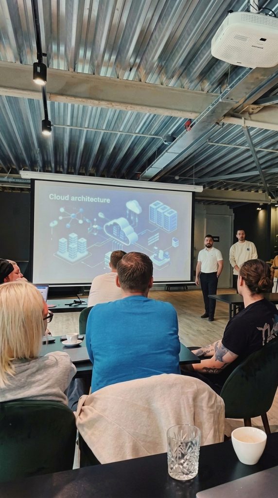 imagedeveloperworkshop reel Taller CODE → CLOUD